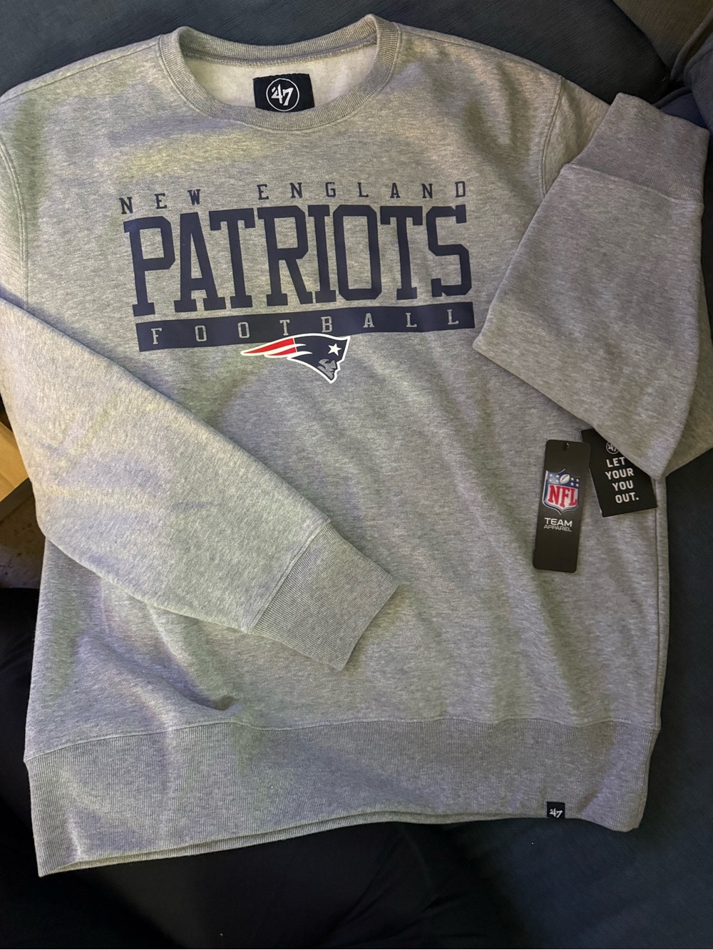 47 New England Patriots Heather Gray Crewneck Sweatshirt with Navy Logo